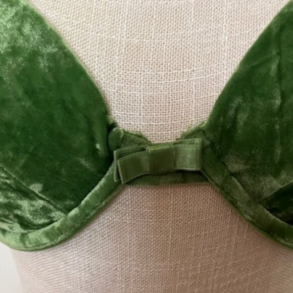 Victoria's Secret Vintage 1990's Velvet Bra - Picture 3 of 16